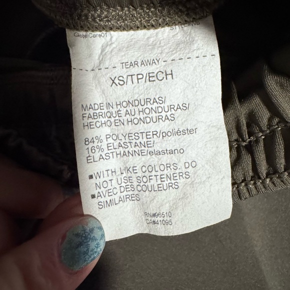 EUC Under Armour Women’s Olive Jogger Pants - Picture 4 of 5